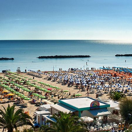 Hotel Continental San Benedetto del Tronto Exteriör bild