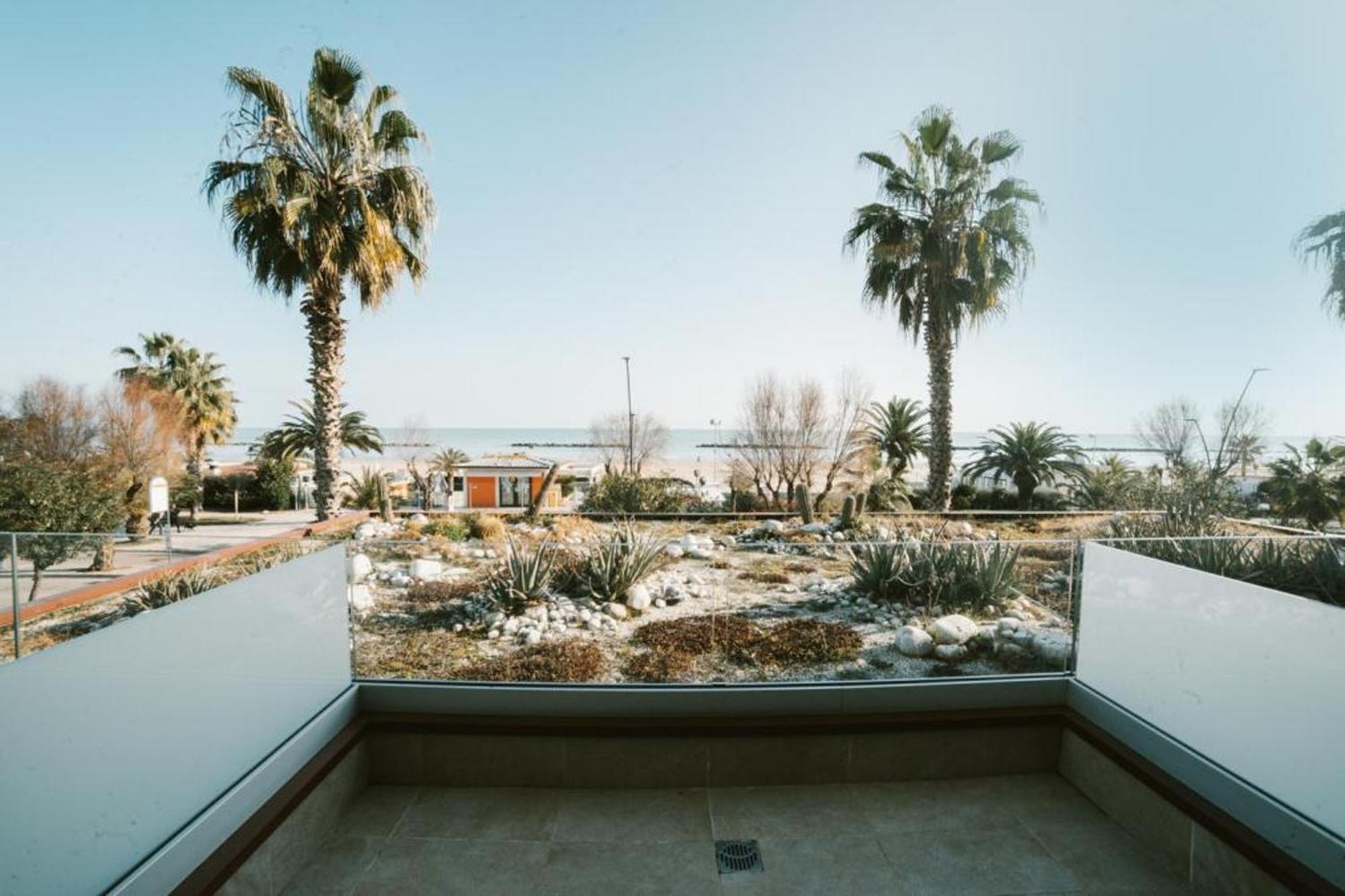 Hotel Continental San Benedetto del Tronto Exteriör bild