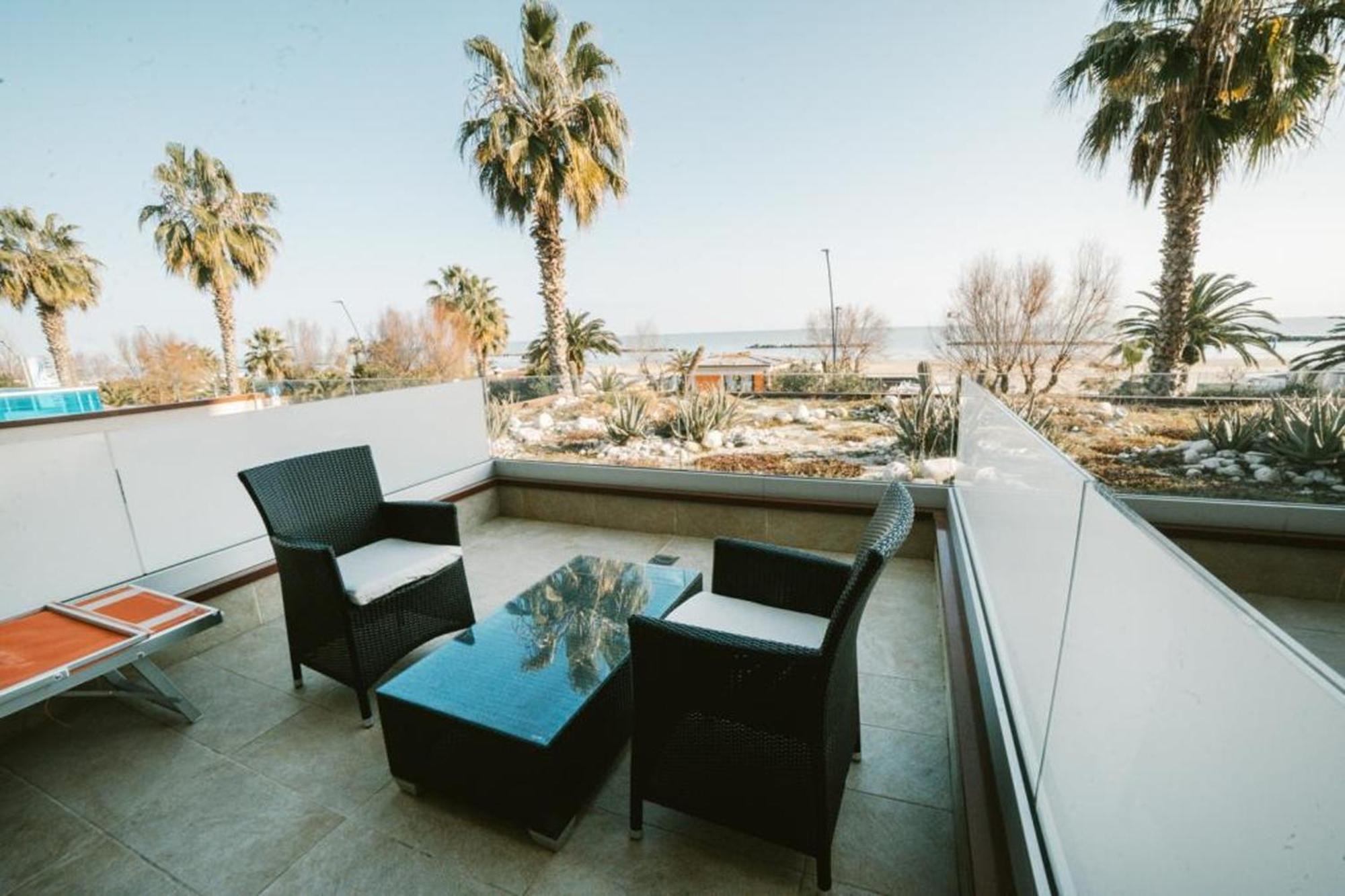 Hotel Continental San Benedetto del Tronto Exteriör bild